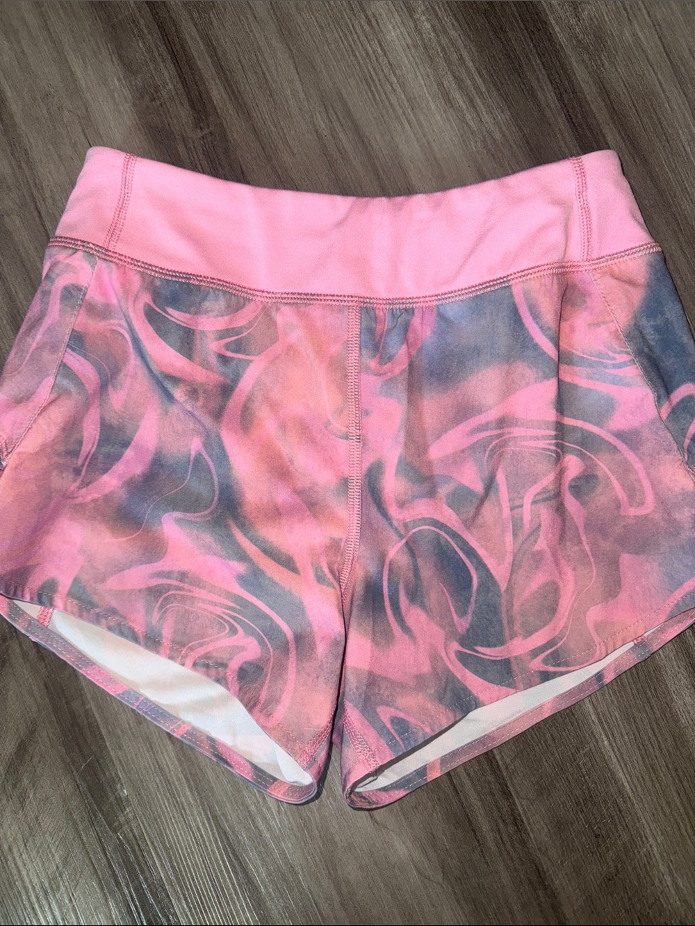 Athleta Girl run the world 3” shorts girls link small 7 athletic school gym